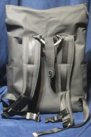 MOCHILA ZARA ENGOMADA NEGRO MATE (5)